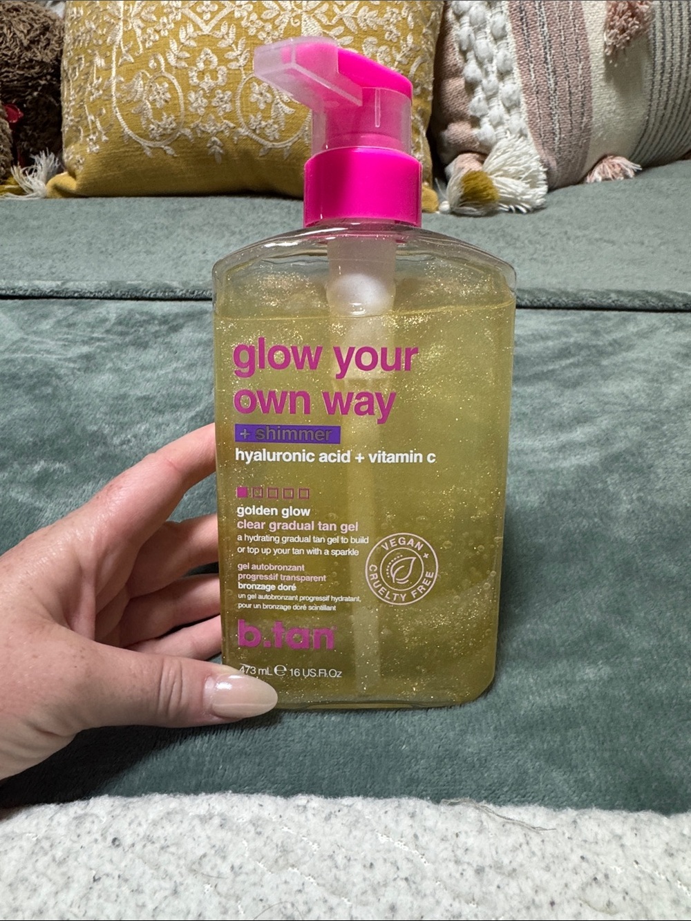 Glow Your Own Way Golden Glow Shimmer Gradual Tan Gel - Pink Accents